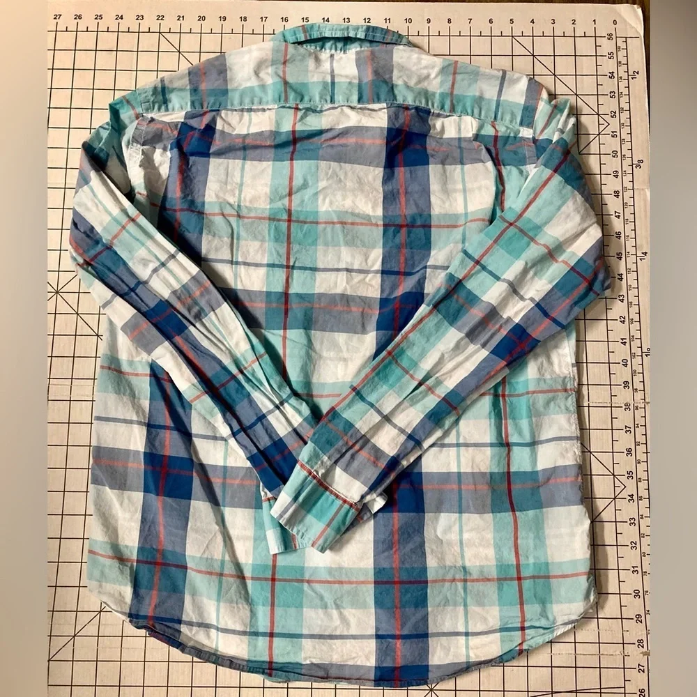 J. Crew Men’s Size‎ Large Light Weight Button Down Shirt
